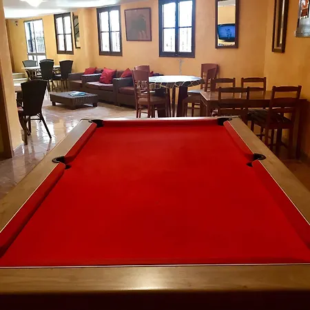 בית הארחה Atlanta אל ארנל